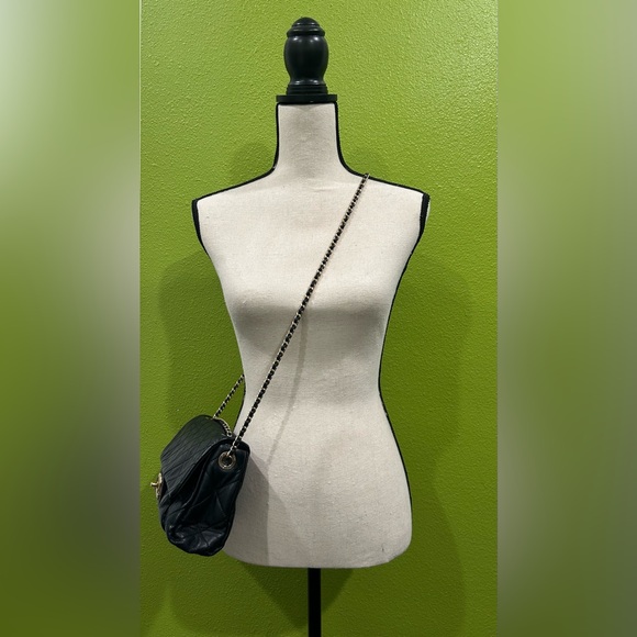 Chanel Chic Quilted Flap Bag - Picture 15 of 16